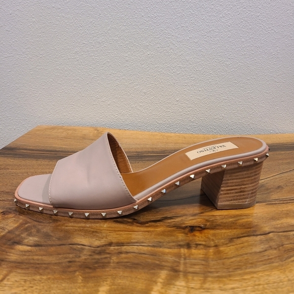 Valentino Soul Rockstud Slide Heeled Mule Sandal in Poudre - Picture 7 of 12